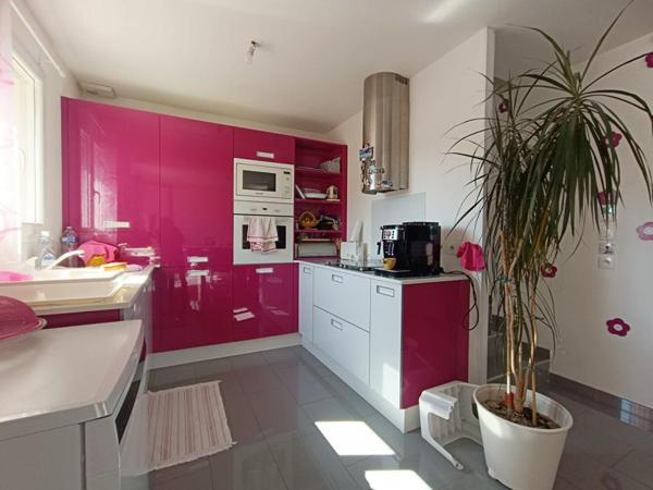 Maison Istres 4 pièce(s) 83 m2 Terrasse , Cour et Garage