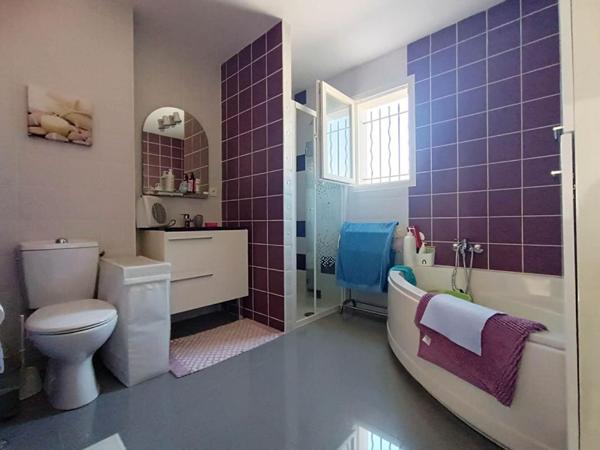 Maison Istres 4 pièce(s) 83 m2 Terrasse , Cour et Garage