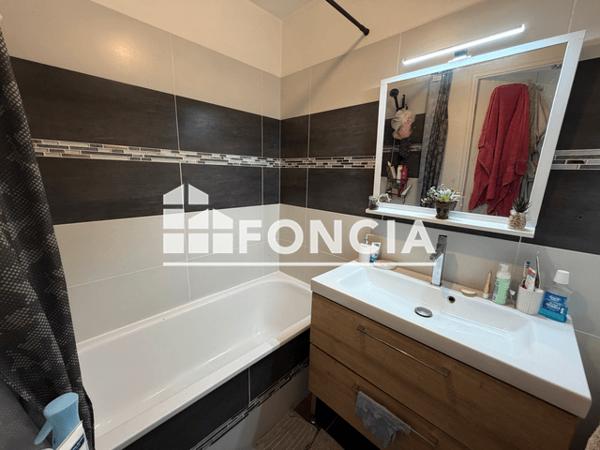 Location Appartement 3 pièces 67.62 m² - 19 AVENUE DES GLIERES Annemasse 74100