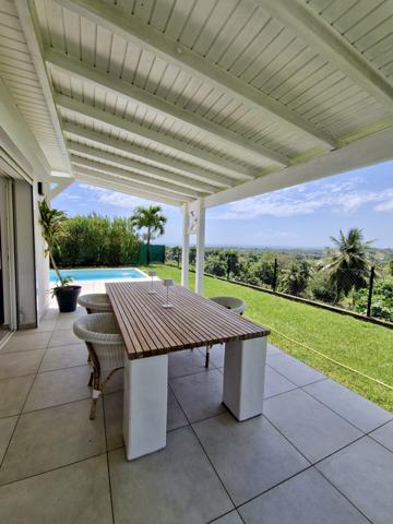 Petit-Bourg (97170) Villa d'Exception avec Vue Mer à Petit-Bourg