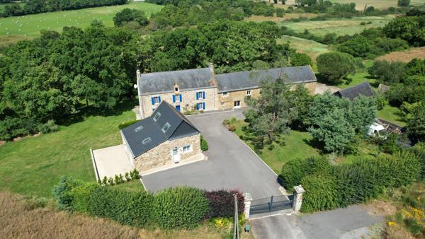 Morbihan, Surzur,  Propriété 12 pieces dont 2 Maisons 