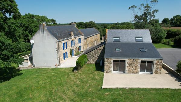 Morbihan, Surzur,  Propriété 12 pieces dont 2 Maisons 