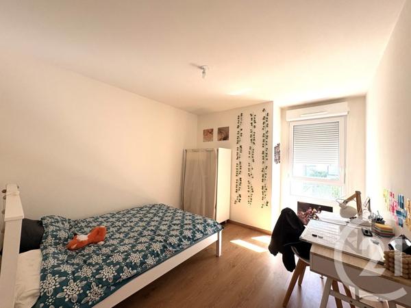Appartement T3 à vendre  3 pièces - 62 m 2   VENISSIEUX  - 69
