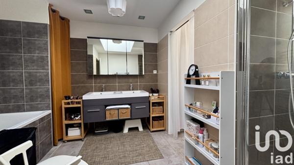 Maison à vendre 4 pièces 182 m² Aubenas