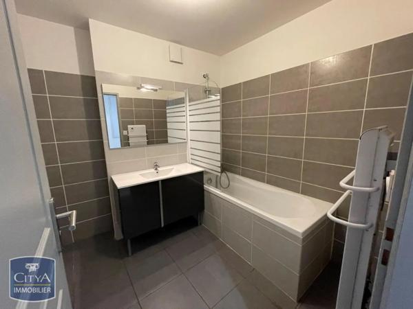 Maison à louer 4 pièces 87.65m² Nîmes (30000)