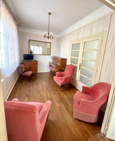 BOURGES Secteur Place Gordaine Maison de ville avec garage