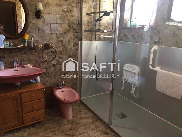 Fort potentiel pour cette maison de 130 m² au coeur d'un village recherché