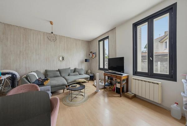 Maison double de plain pied avec terrain piscinable