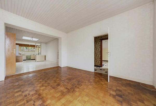 Maison double de plain pied avec terrain piscinable