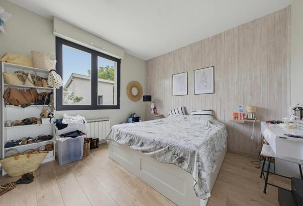 Maison double de plain pied avec terrain piscinable