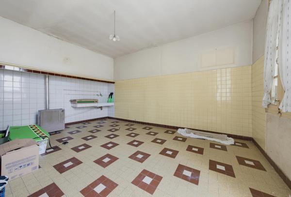 Maison double de plain pied avec terrain piscinable