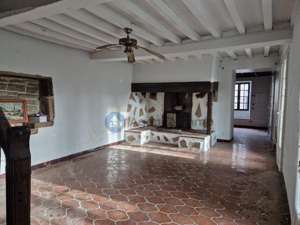 À vendre - Maison traditionnelle, 4 pièces située à Oloron-Sainte-Marie (64400)