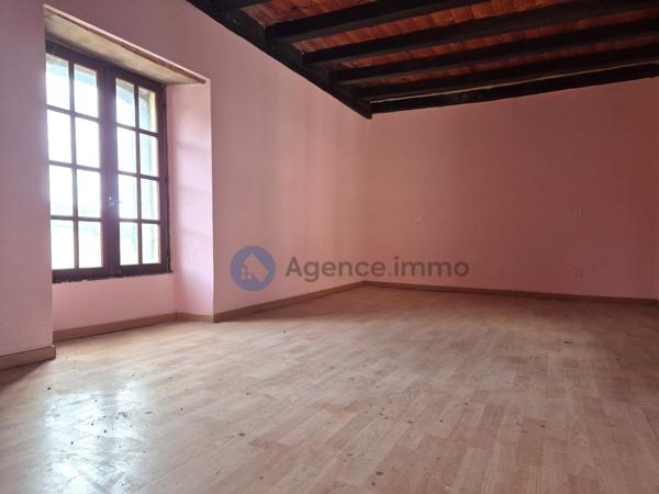 À vendre - Maison traditionnelle, 4 pièces située à Oloron-Sainte-Marie (64400)