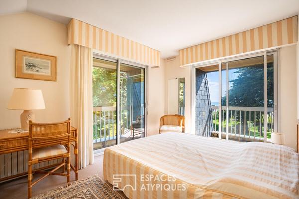 Maison d’architecte vue mer avec piscine et jardin de pins à vendre au Pouliguen