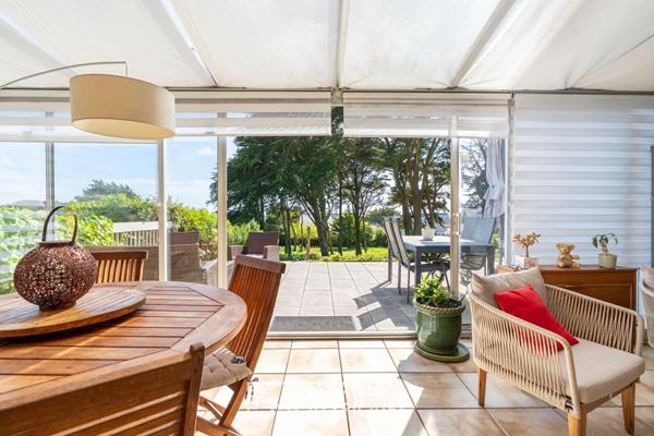 Maison d’architecte vue mer avec piscine et jardin de pins à vendre au Pouliguen