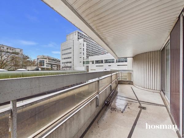 Appartement 5 pièces de 114 m² - 3/4 chambres - Deux balcons - DPE D - Rue Balard, Paris 15ème