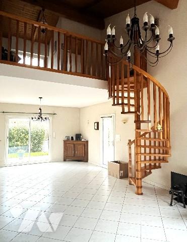 Maison à vendre située dans un secteur calme à seulement 1km des plages et centre de PREFAILLES.