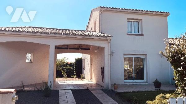 Maison à vendre située dans un secteur calme à seulement 1km des plages et centre de PREFAILLES.