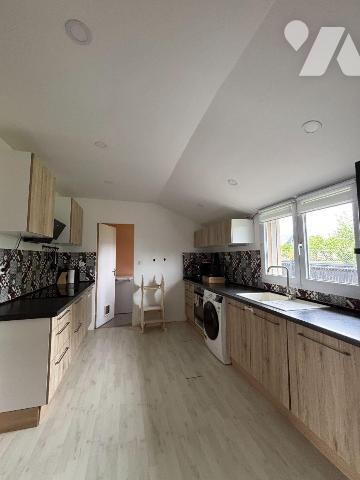 Exclusivement à l'Etude, Au coeur du bourg de LECOUSSE, Maison de plain-pied proposant 117 m2:...