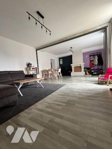 Exclusivement à l'Etude, Au coeur du bourg de LECOUSSE, Maison de plain-pied proposant 117 m2:...
