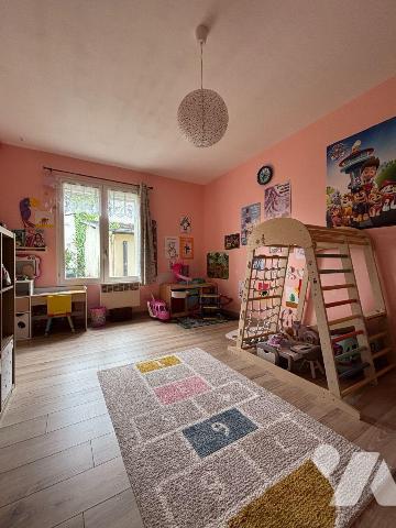 Exclusivement à l'Etude, Au coeur du bourg de LECOUSSE, Maison de plain-pied proposant 117 m2:...