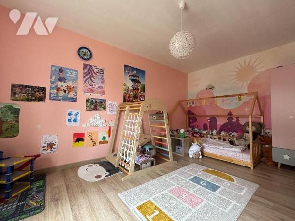 Exclusivement à l'Etude, Au coeur du bourg de LECOUSSE, Maison de plain-pied proposant 117 m2:...