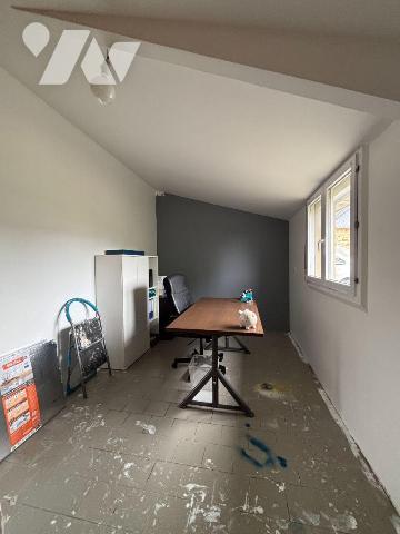 Exclusivement à l'Etude, Au coeur du bourg de LECOUSSE, Maison de plain-pied proposant 117 m2:...