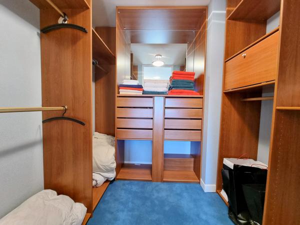 Prévessin-Moëns (01280) APPARTEMENT DE PRESTIGE, 8 PIECES, 5 CHAMBRES EN ATTIQUE, DOMAINE SECURISE - PREVESSIN-MOENS (01280)