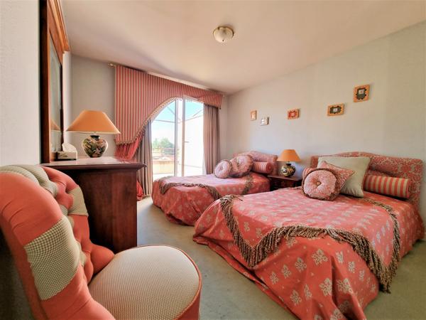 Prévessin-Moëns (01280) APPARTEMENT DE PRESTIGE, 8 PIECES, 5 CHAMBRES EN ATTIQUE, DOMAINE SECURISE - PREVESSIN-MOENS (01280)