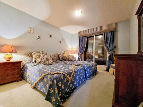 Prévessin-Moëns (01280) APPARTEMENT DE PRESTIGE, 8 PIECES, 5 CHAMBRES EN ATTIQUE, DOMAINE SECURISE - PREVESSIN-MOENS (01280)