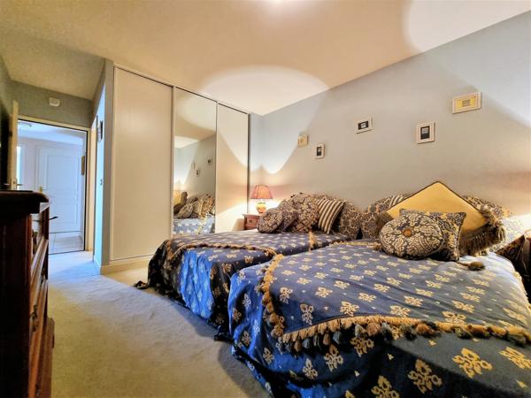 Prévessin-Moëns (01280) APPARTEMENT DE PRESTIGE, 8 PIECES, 5 CHAMBRES EN ATTIQUE, DOMAINE SECURISE - PREVESSIN-MOENS (01280)