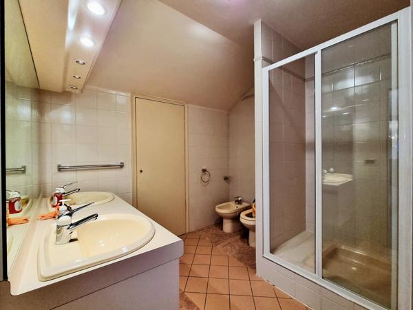 Prévessin-Moëns (01280) APPARTEMENT DE PRESTIGE, 8 PIECES, 5 CHAMBRES EN ATTIQUE, DOMAINE SECURISE - PREVESSIN-MOENS (01280)