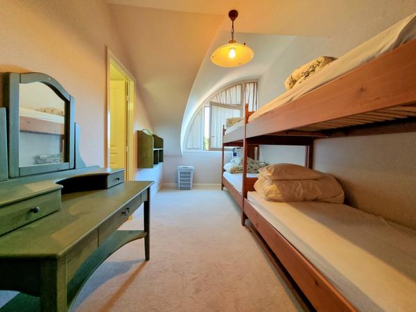 Prévessin-Moëns (01280) APPARTEMENT DE PRESTIGE, 8 PIECES, 5 CHAMBRES EN ATTIQUE, DOMAINE SECURISE - PREVESSIN-MOENS (01280)