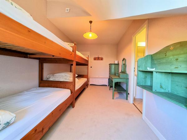 Prévessin-Moëns (01280) APPARTEMENT DE PRESTIGE, 8 PIECES, 5 CHAMBRES EN ATTIQUE, DOMAINE SECURISE - PREVESSIN-MOENS (01280)