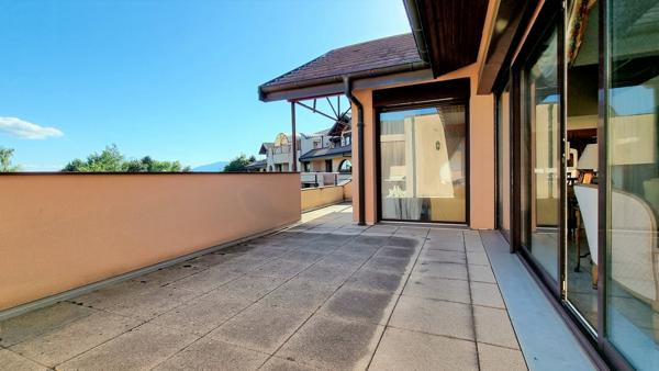 Prévessin-Moëns (01280) APPARTEMENT DE PRESTIGE, 8 PIECES, 5 CHAMBRES EN ATTIQUE, DOMAINE SECURISE - PREVESSIN-MOENS (01280)