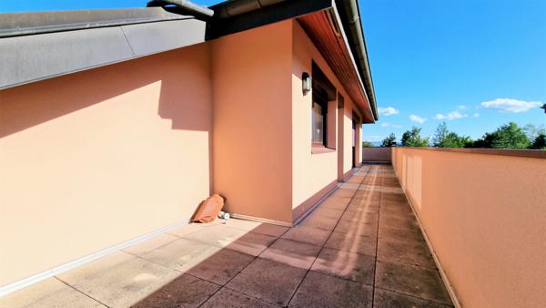 Prévessin-Moëns (01280) APPARTEMENT DE PRESTIGE, 8 PIECES, 5 CHAMBRES EN ATTIQUE, DOMAINE SECURISE - PREVESSIN-MOENS (01280)