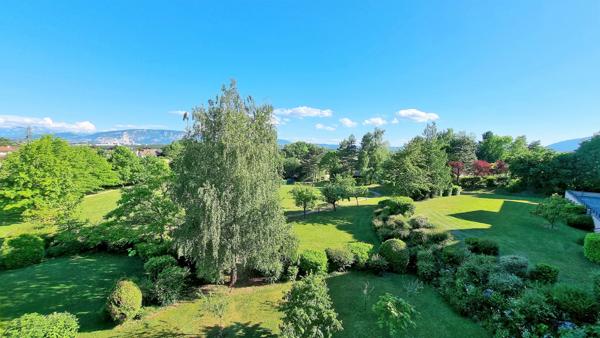 Prévessin-Moëns (01280) APPARTEMENT DE PRESTIGE, 8 PIECES, 5 CHAMBRES EN ATTIQUE, DOMAINE SECURISE - PREVESSIN-MOENS (01280)