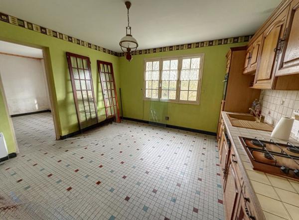 A vendre : Maison des années 1970 à rénover Cadre calme à proximité de la mer