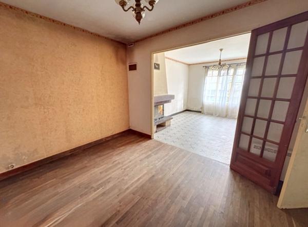 A vendre : Maison des années 1970 à rénover Cadre calme à proximité de la mer