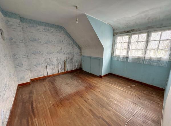 A vendre : Maison des années 1970 à rénover Cadre calme à proximité de la mer