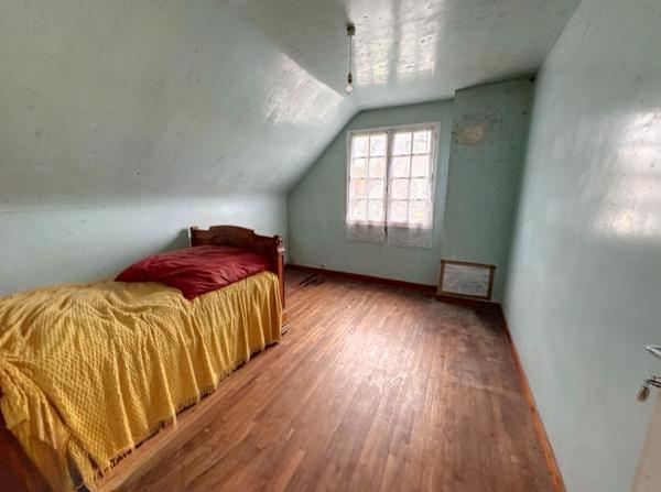 A vendre : Maison des années 1970 à rénover Cadre calme à proximité de la mer