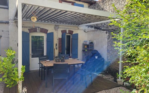 Maison à louer    4 pièces •  Roquefort