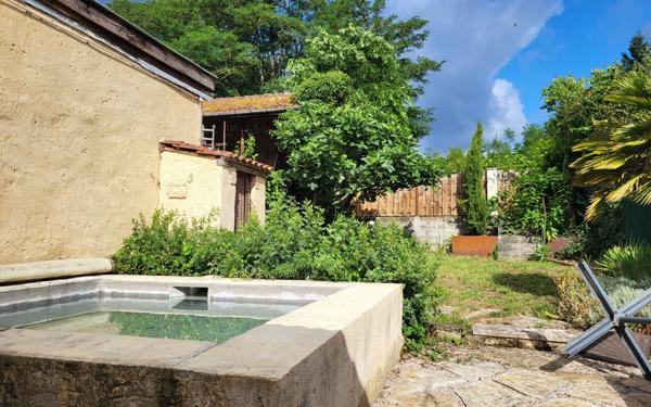 Maison à louer    4 pièces •  Roquefort