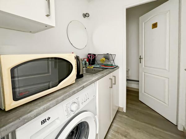 Exclusivité ERA SAINT AMBROISE ? Local commercial vendu loué à Melun ? Investissement locatif