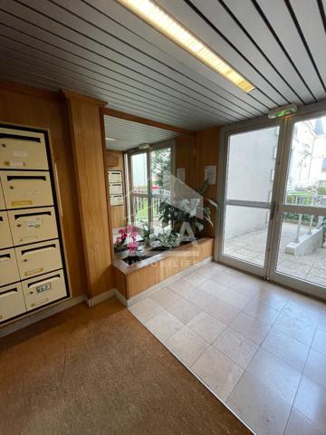 APPART. T2 AVEC BALCON A LOUER - BLOIS - QUARTIER ST-NICOLAS, CAVE PRIVATIVE & ASCENSEUR