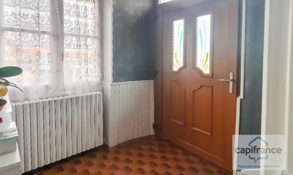 Maison mitoyenne de 100 m², combles aménageables, jardin et garage : une opportunité à Ciry-le-Noble