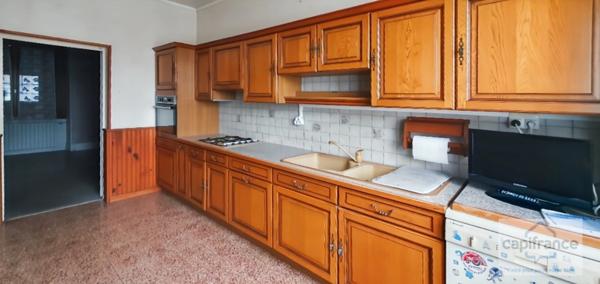 Maison mitoyenne de 100 m², combles aménageables, jardin et garage : une opportunité à Ciry-le-Noble