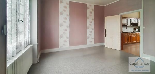 Maison mitoyenne de 100 m², combles aménageables, jardin et garage : une opportunité à Ciry-le-Noble