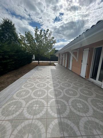 33670 SADIRAC - MAISON TYPE 4 BIS AVEC JARDIN A LOUER