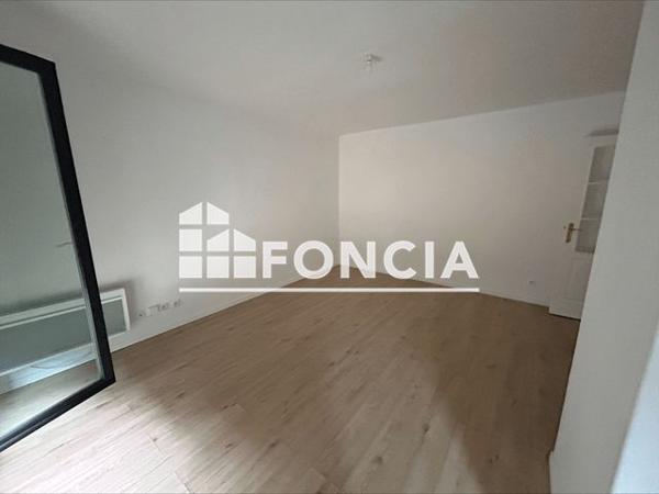 Location Appartement 2 pièces 41.8 m² - 11 RUE STORME Lesquin 59810